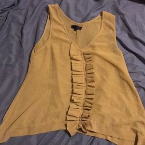 Sleeveless blouse with back buttons